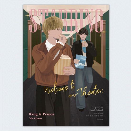 King & Princeの2人が映画館のスクリーン（劇場）へ向かっているシーン。海人はポップコーンをつまみながらワクワクと急ぎ足で前を歩いている。廉はその後ろをパンフレットと飲み物を片手に歩いて追う。海人が後ろを振り返り、廉と何かを話している。